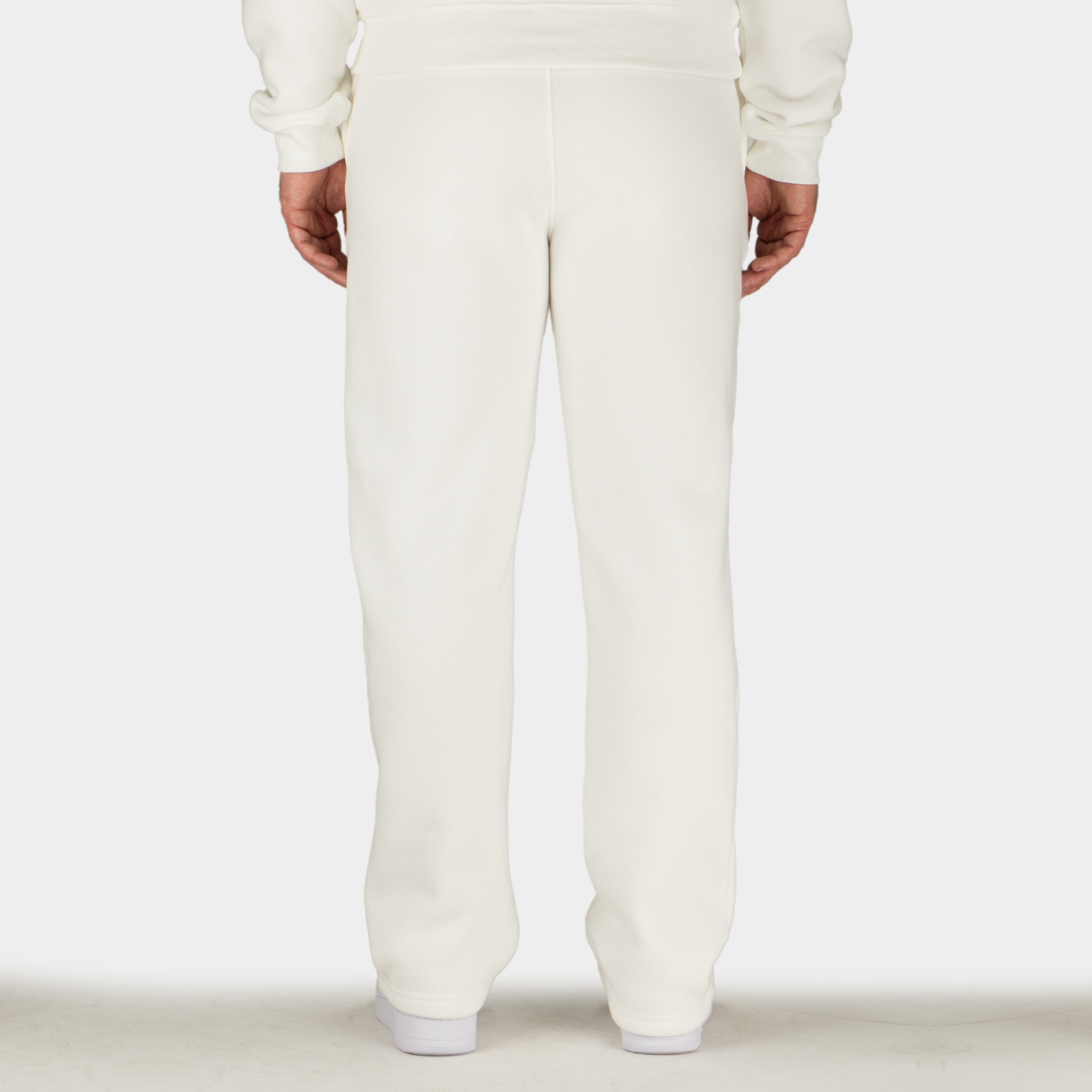 White men´s Baze Ghost flow pants - model back view