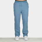 Blue men´s Baze Skyline flow pants - model front view